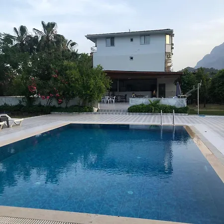 Apartmanhotel Mina Grand
